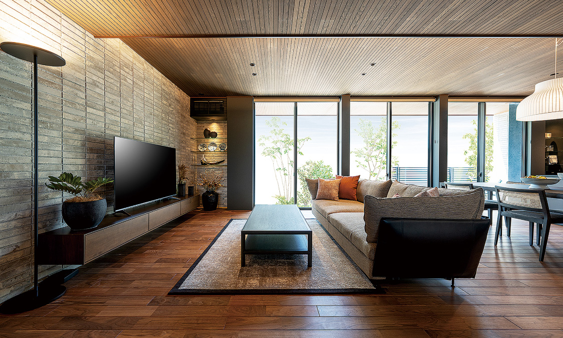 床材：マホガニー