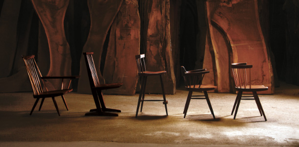 写真左からラウンジアーム、コノイドチェア、ミラチェアH、アームチェア、ストレートバックチェア